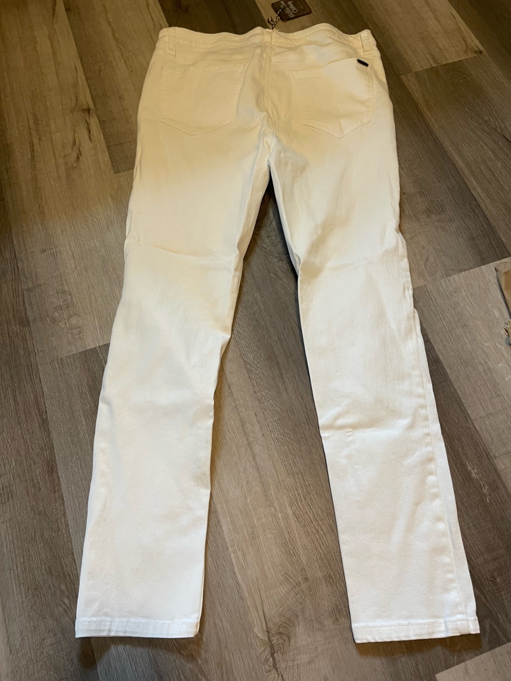 Women’s White Stretch Jeans NWT - Stain pictured